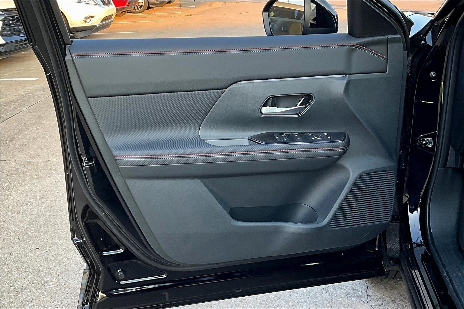 New 2026 Nissan Kicks SR Crossover in Oklahoma City #SJ59398 | Bob